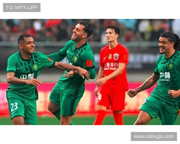 国安中场看似运转正常,其实缺个关键连接点已快控不住局面